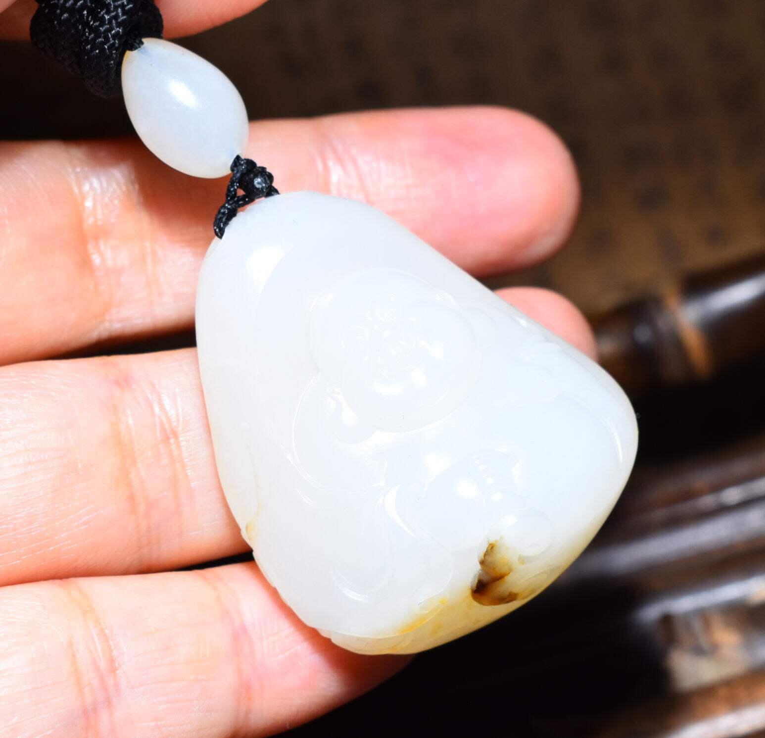 SBH360新疆的猫35.8克三高羊脂白玉独籽大师工弥勒挂件和田玉