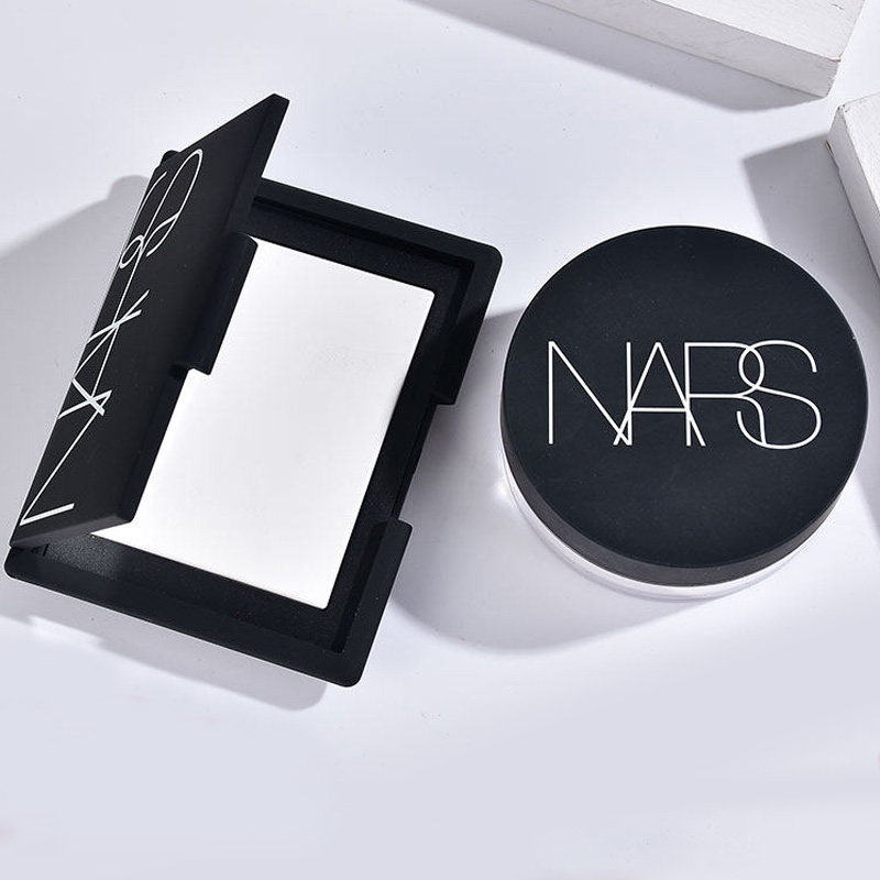 纳斯NARS 粉饼 裸光蜜粉饼定妆控油持久透明遮瑕提亮肤色新款10g