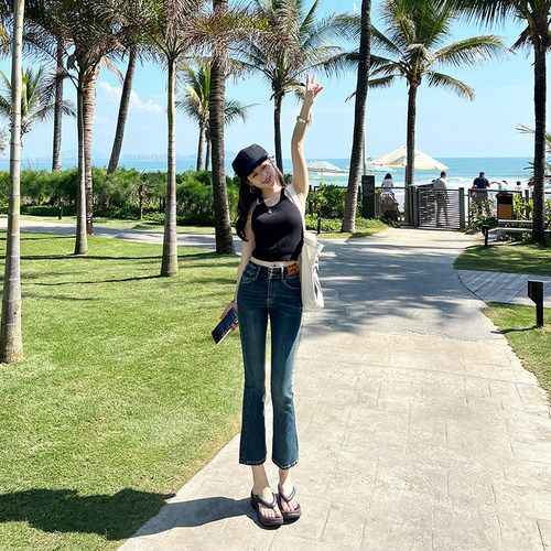 小个子两粒扣高腰微喇牛仔裤女春季新款修身显瘦蓝色八分喇叭裤子