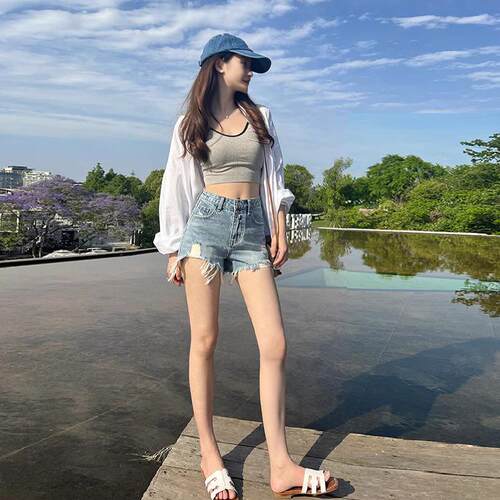 强力显腿长a字牛仔短裤