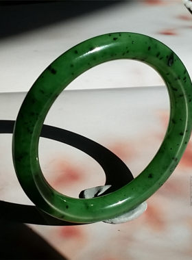 俄罗斯乌兰海碧玉圆条手镯