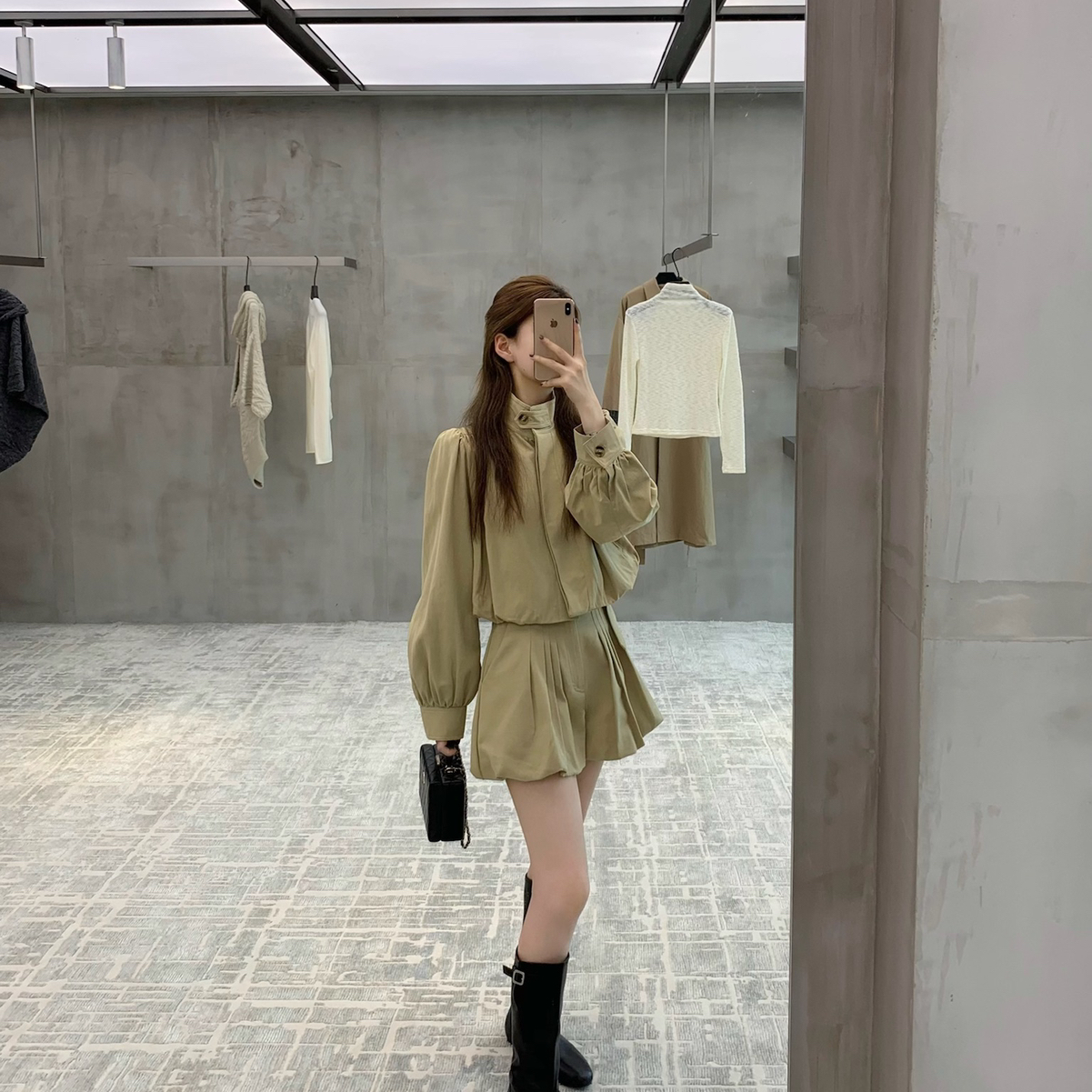 EASE-韩系高腰A版蓬蓬花苞压褶腰部可抽绳调节休闲短裤(50天丝)