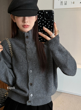 KAPOK-上新爆款简约百搭单排扣半高领开衫保暖毛衣