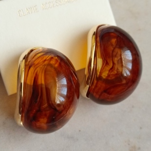 复古港风美拉德琥珀色配毛衣大衣耳钉高级感秋冬耳环无耳洞耳夹女