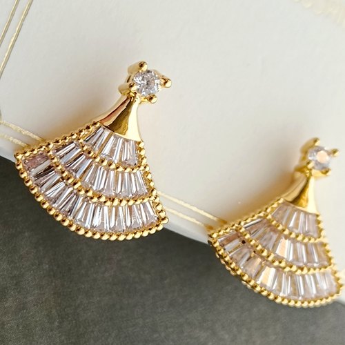 日系满闪钻绝美漂亮小巧扇形blingbling百搭耳钉无耳洞蚊香盘耳夹