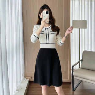 气质名媛高级感小香风针织连衣裙女秋冬长袖小个子高腰A字毛衣裙