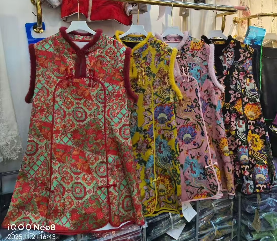 【12.3慧姐大码女装】2025新款香云段马甲JYJN9319-