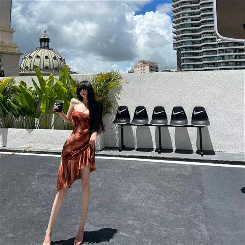 辣妹小众设计炸街洋气晕染荷叶边短裙子露肩抹胸抽绳镂空连衣裙夏