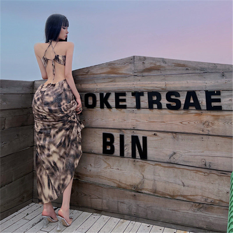 法式重工亮片蛇纹露背度假长裙辣妹V领挂脖小众设计复古连衣裙夏,女装/女士精品,连衣裙,淘宝优惠券,粉丝福利购,淘宝优惠卷