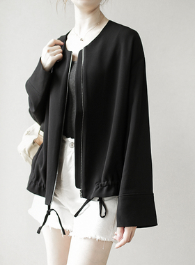 徕倩秋季新品女气质休闲简约显瘦醋酸黑色短外套   JK3261