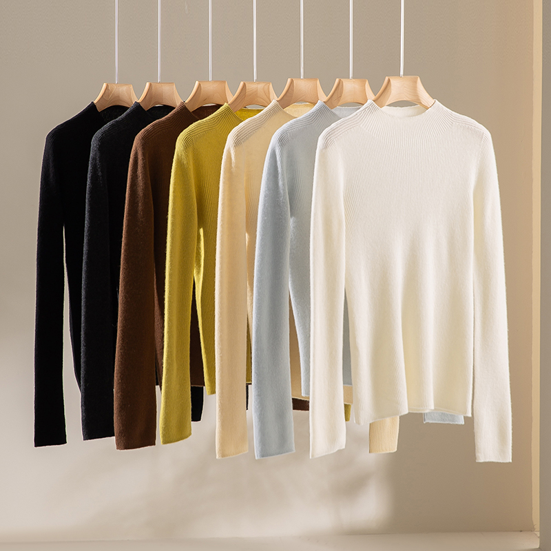 无缝一体全羊毛半高领针织