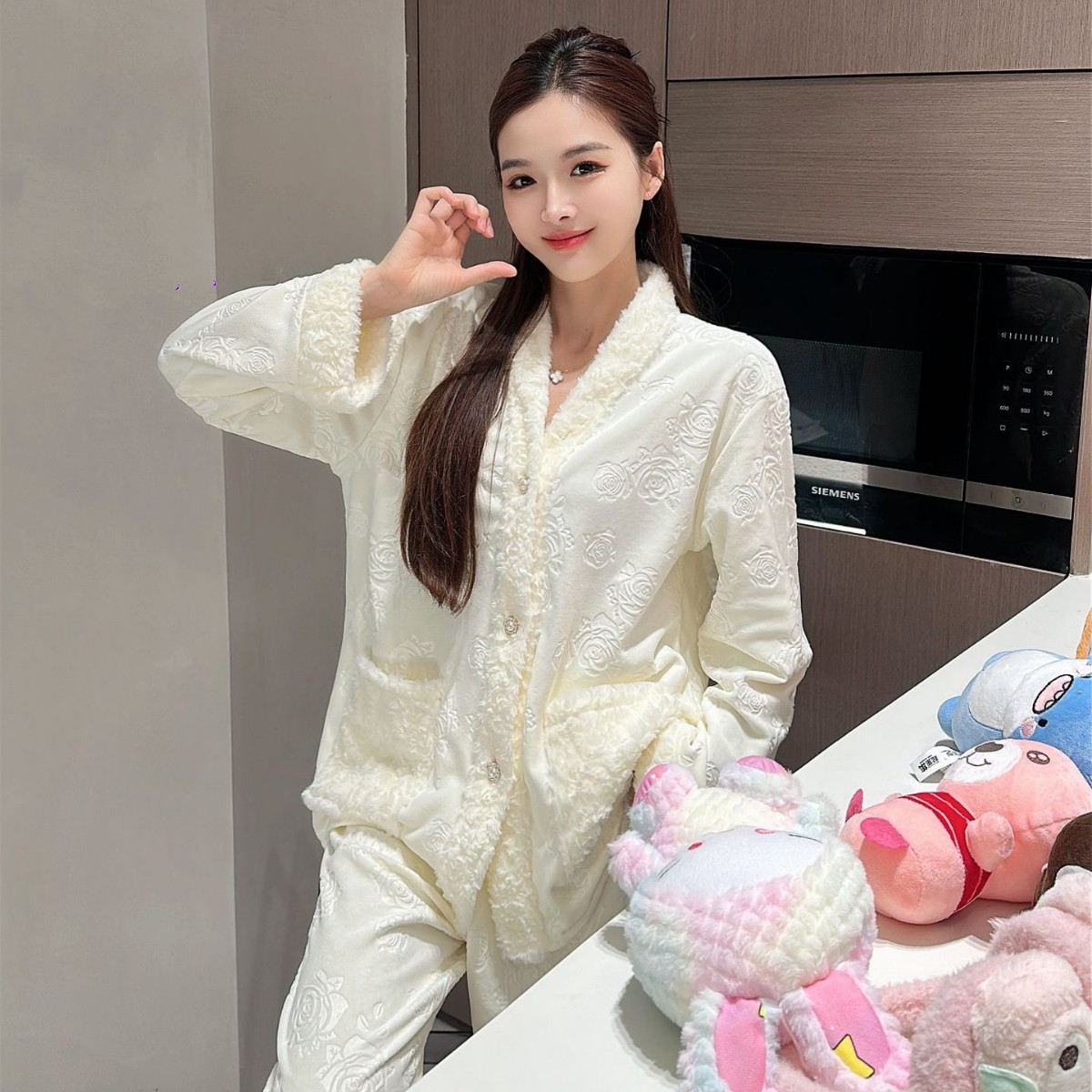 秋冬季加厚保暖V领毛毛睡衣女套睡袍/浴袍
