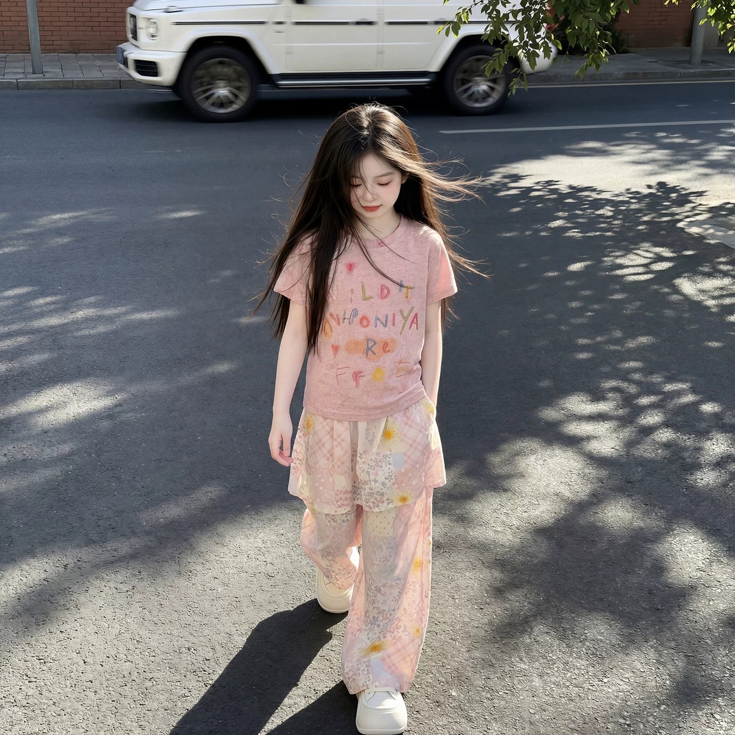 2026韩版女童夏季休闲套装卡通印花短袖长裤两件套中大童糖果风