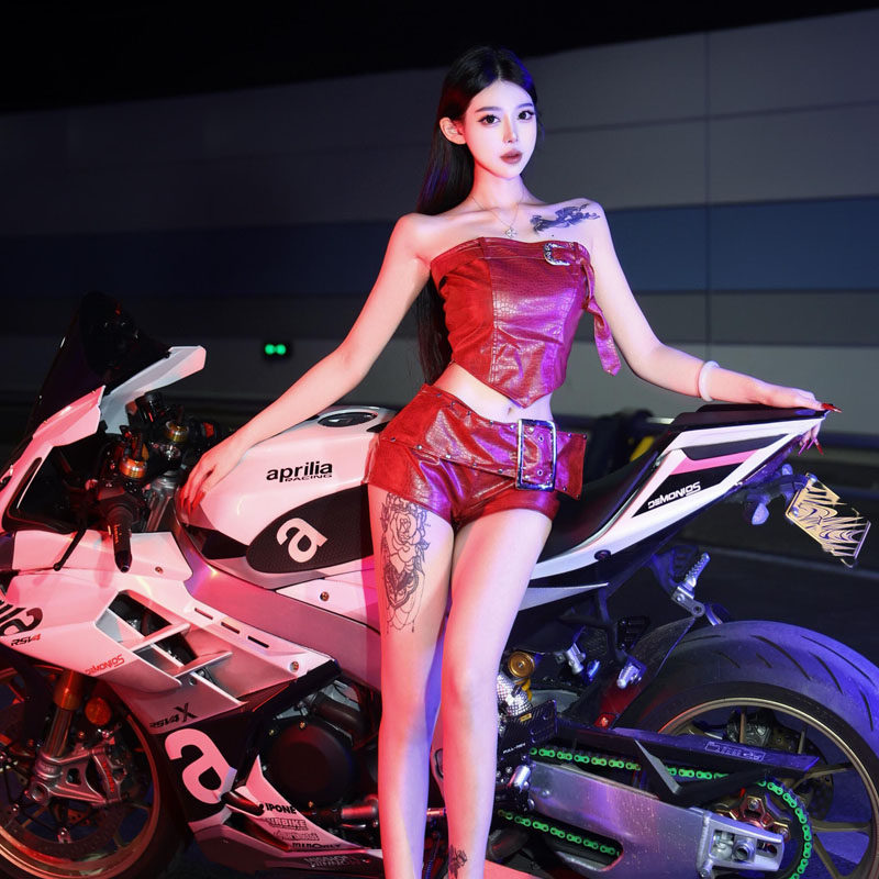 夜店写真拍照红色抹胸漆皮亮面辣妹套装女炸街显瘦背心短裤两件套