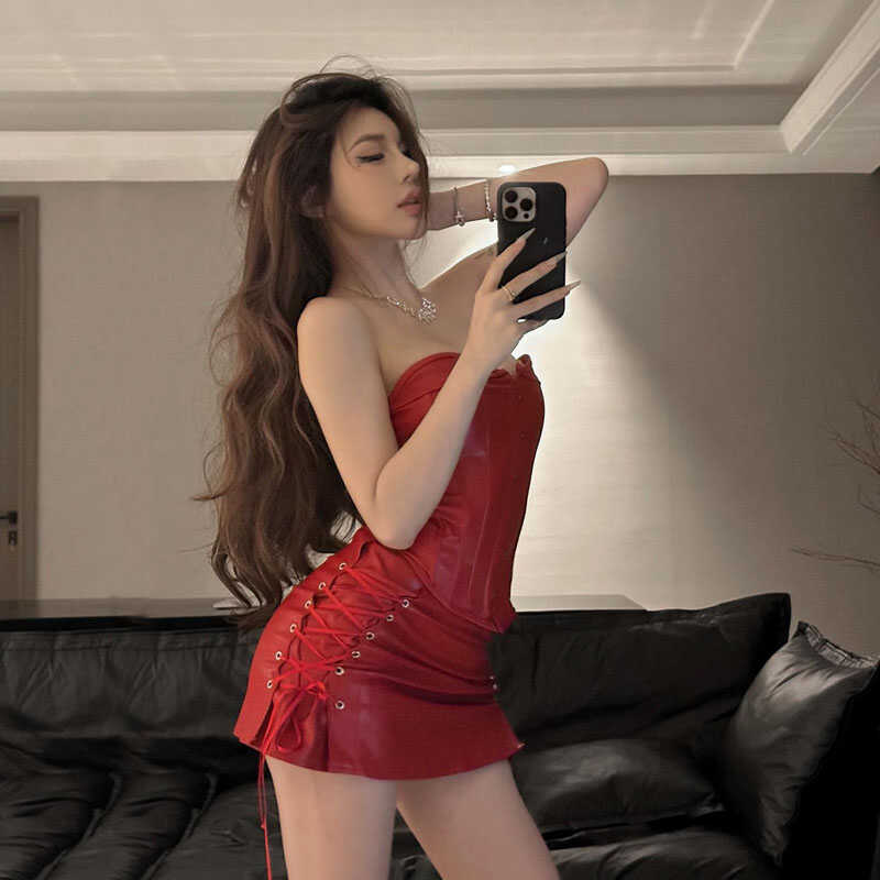 网红写真嫩模女神性感抹胸pu皮裹胸修身上衣绑带半身裙蹦迪两件套