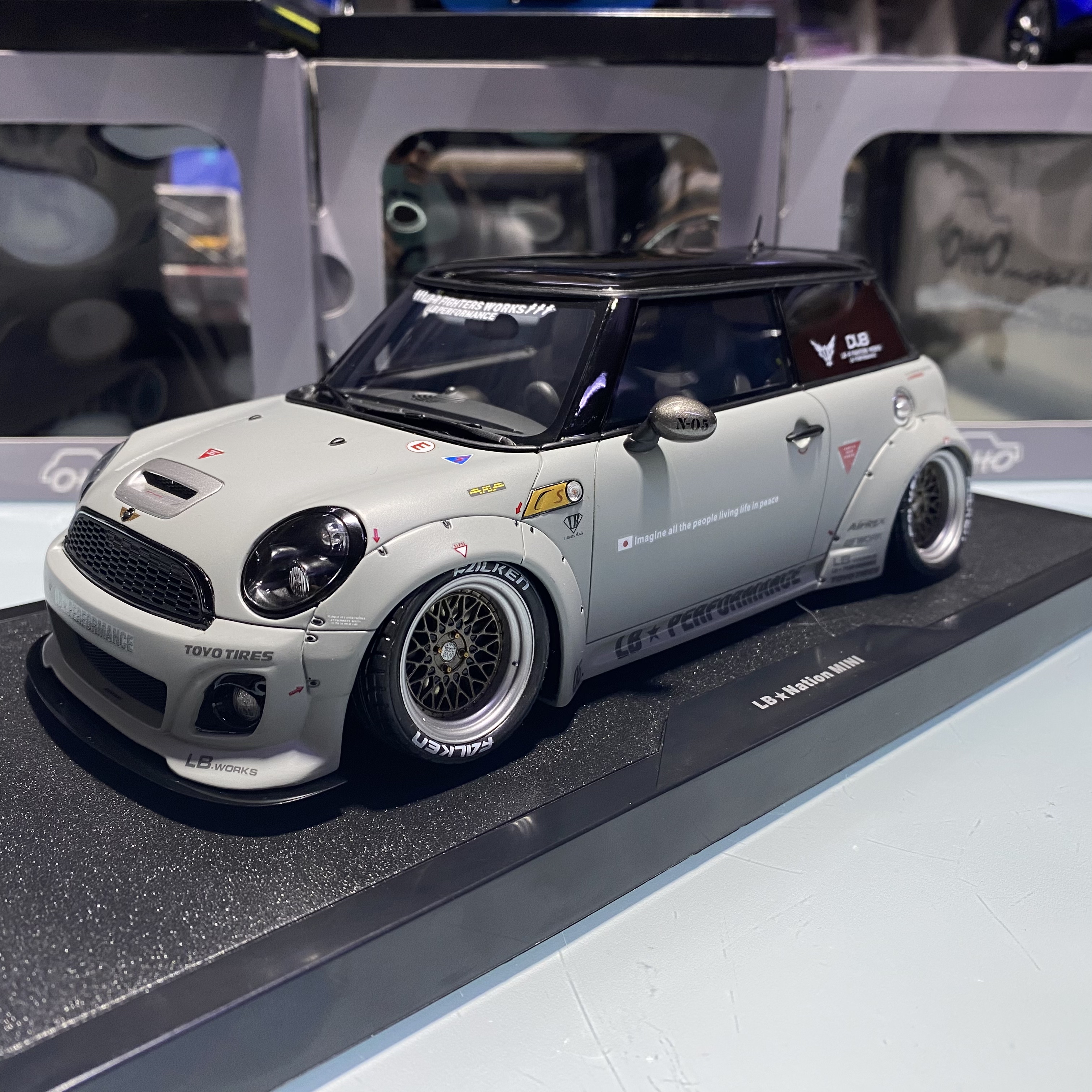 OTTO 1:18 宝马迷你 MINI COOPER R56 LB低趴改装 战斗灰汽车模型图片