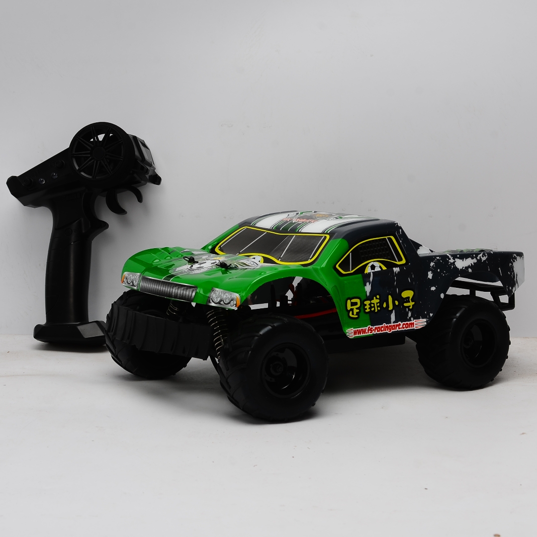 足球比赛用车青少年驾驭未来