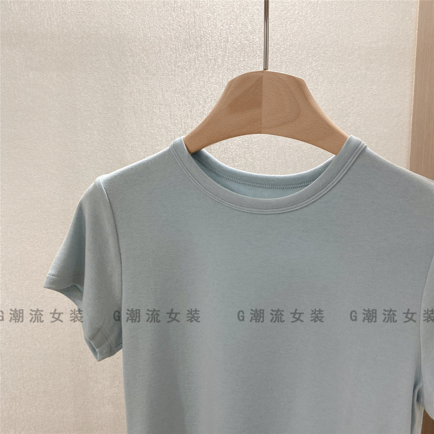 颜色太好看了清爽显白舒适弹力修身小圆领短袖T恤浅蓝色女春夏