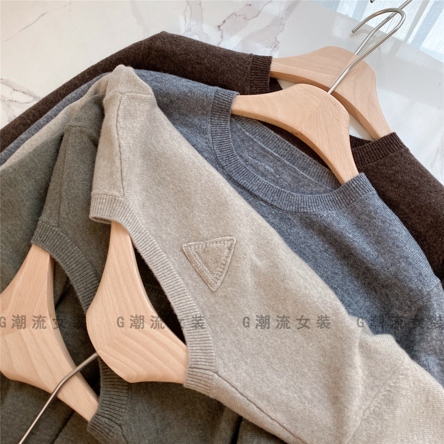 北欧极简领口倒三角LP老钱风圆领套头羊毛衫纯色针织衫女款秋冬