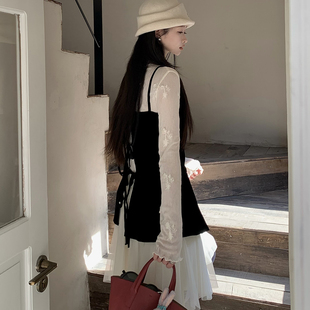 桃吱吱韩系复古气质上衣女春季新款丝绒绑带吊带背心裙打底衫套装