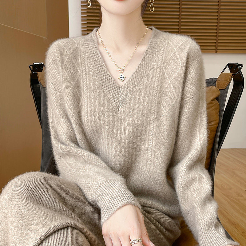 厚款纯羊毛衫女秋冬新品深V领麻花羊绒针织毛衣宽松套头保暖内搭