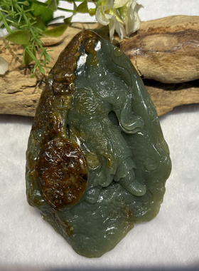 和田玉析木河磨玉关公手把件吊坠