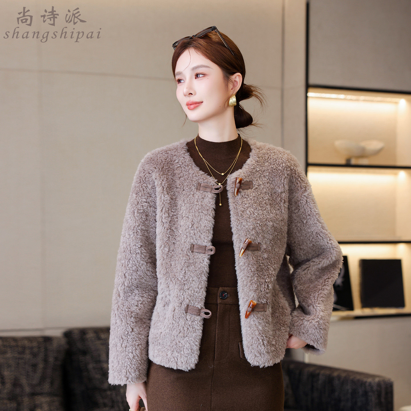 羊羔毛外套女2025新款冬季高端颗粒绒短款羊剪绒皮毛一体皮草大衣