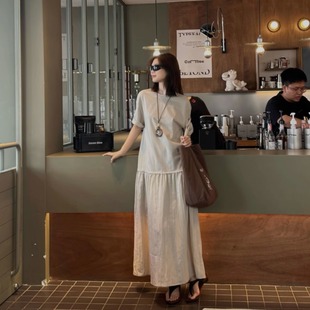 COLINE CONCISE 25SS 设计款拼接百褶连衣裙子X66111