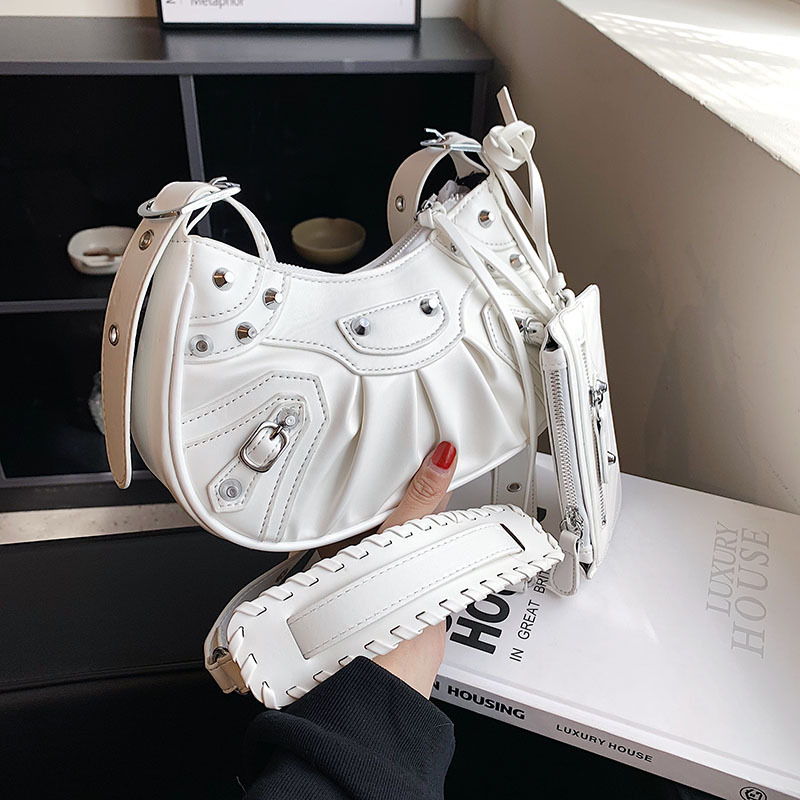 爆款铆钉重工褶皱饺子包2024新款约姿ins时尚肩腋下潮流斜挎女包