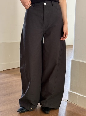 RUSTLE INTERLUDE趣味椅子系列立体侧缝前移阔腿高腰弯刀休闲裤