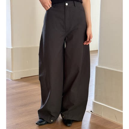 RUSTLE INTERLUDE趣味椅子系列立体侧缝前移阔腿高腰弯刀休闲裤