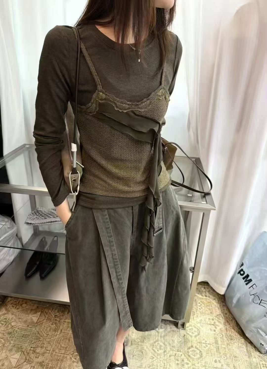 欧洲站2026秋季韩版时尚圆领宽松显瘦百搭拼接吊带蕾丝长袖T恤女