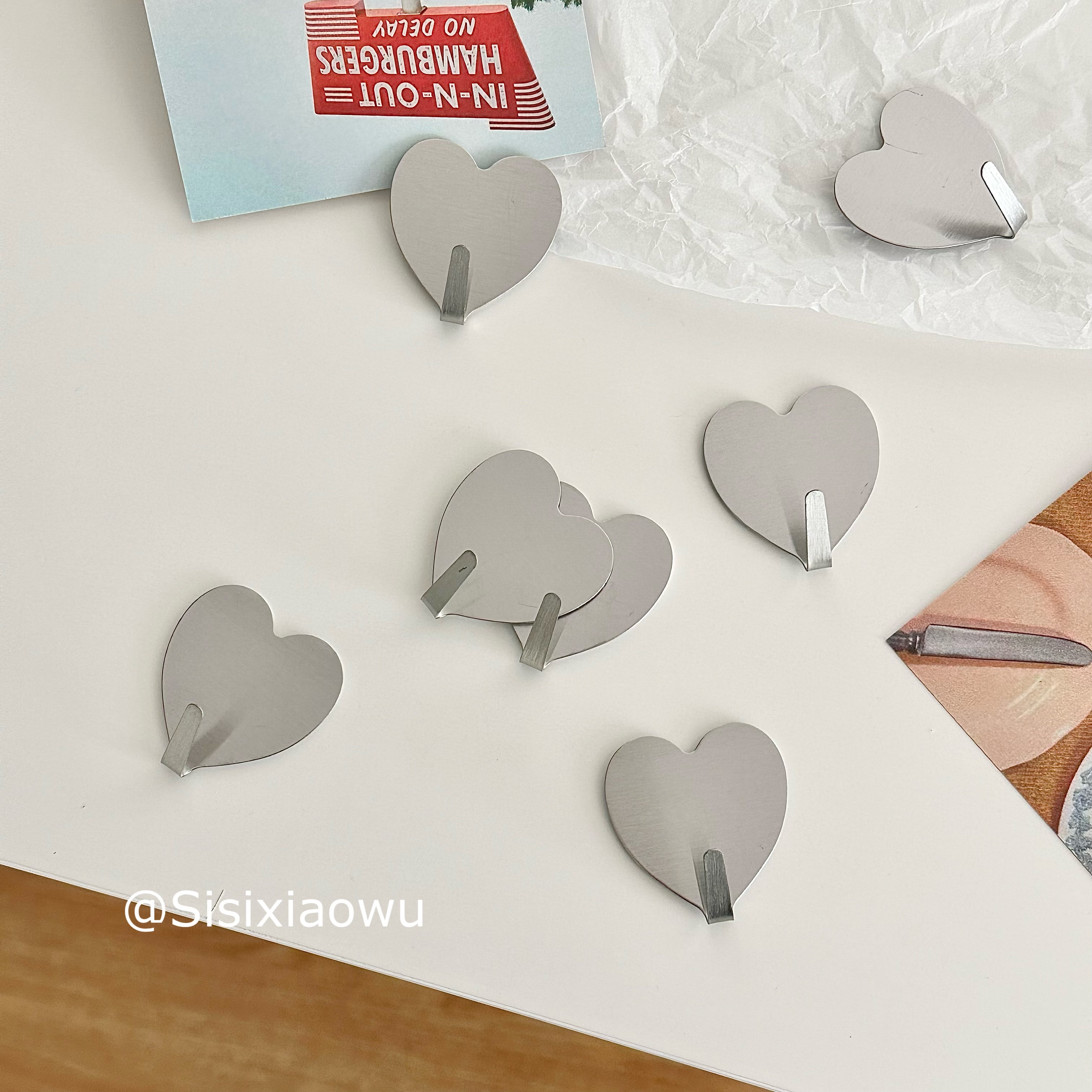 ins风极简银色爱心挂钩不锈钢粘钩免打孔无痕自粘少女心卧室装饰