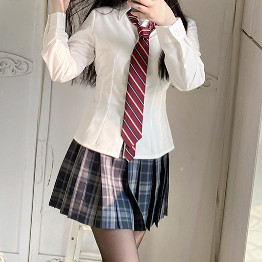 收腰白衬衫修身显瘦辣妹显身材图片