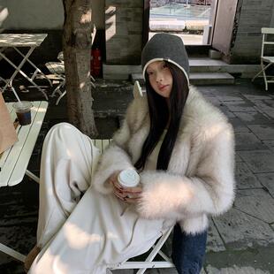 红人馆毛毛外套女款秋冬季2025新款白色棉衣短款棉袄巨好看的棉服