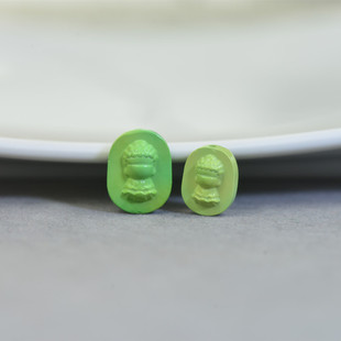 湖北原矿天然绿松石雕刻吊坠项坠 无相宝宝佛天地孔隔珠diy配饰