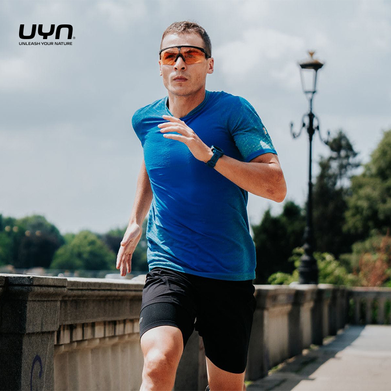 UYN短袖透气速干运动T恤短裤套装