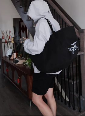 Arcteryx始祖鸟Carrier 45L大容量防水托特包手提健身运动通勤包