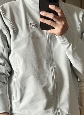 Arcteryx始祖鸟 GAMMA Jacket M 纯色Logo标识防风软壳夹克 男款