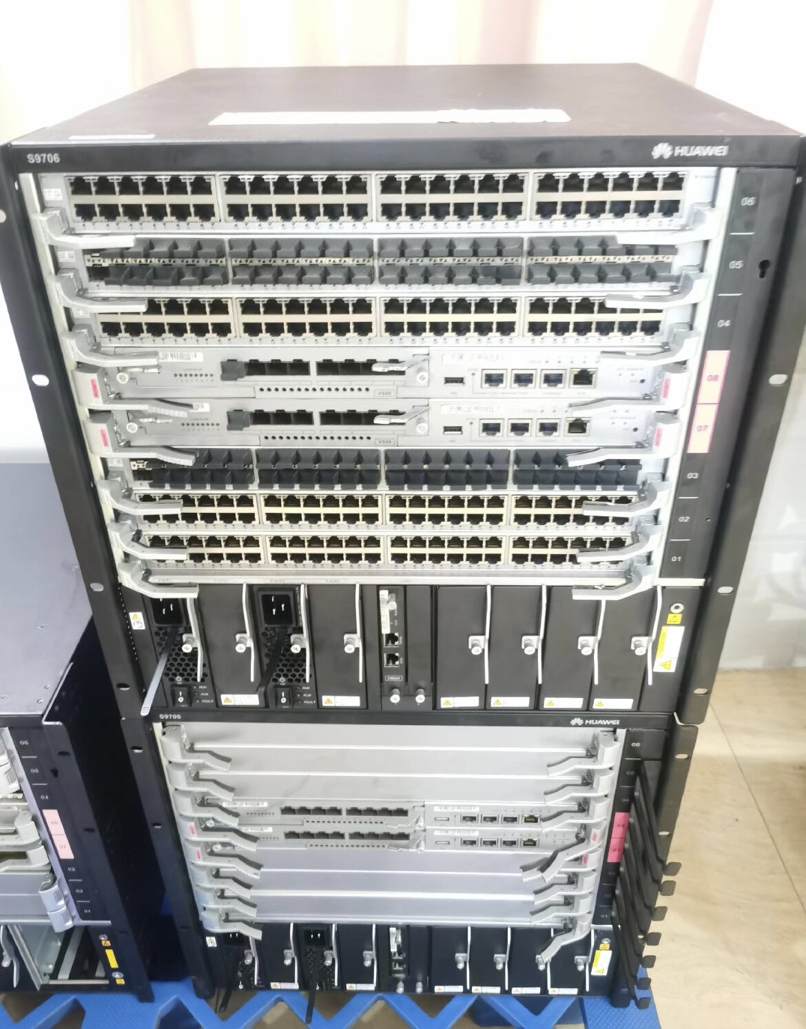 华为/Huawei  S9706框式核心交换机，配置有 主控2 业务板.双电源