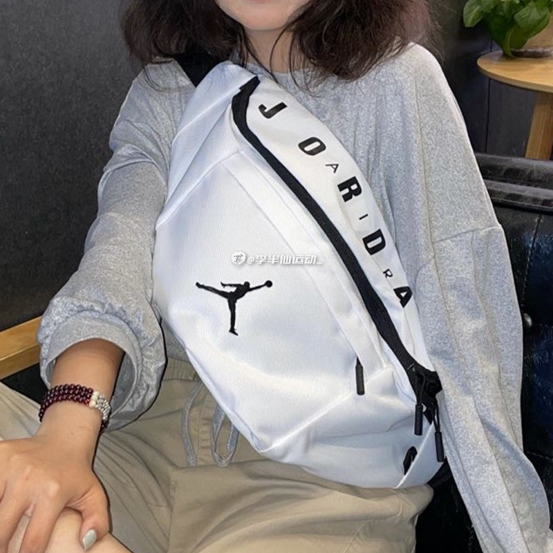 JORDAN 乔丹飞人 印花经典 大容量单肩包斜挎腰包 DN2664-100-010,运动包/户外包/配件,单肩背包,淘宝优惠券,粉丝福利购,淘宝优惠卷