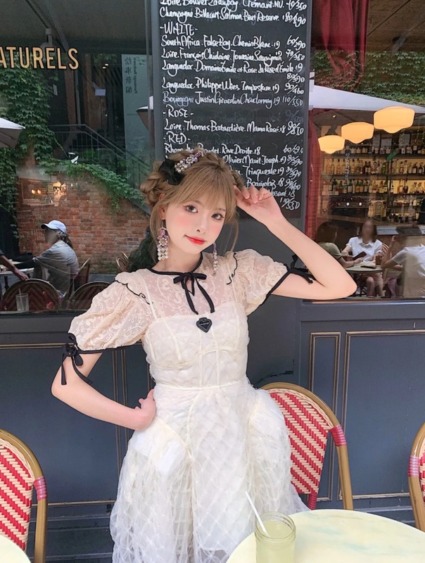 Real shot monitoring blow up this collocation beautiful cry ~ heavy industry lace top collocation suspender pengpeng Princess gauze skirt