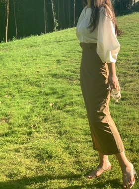 2022年设计感荷叶边高级感复古高腰包臀开叉ol气质职业半身中长裙