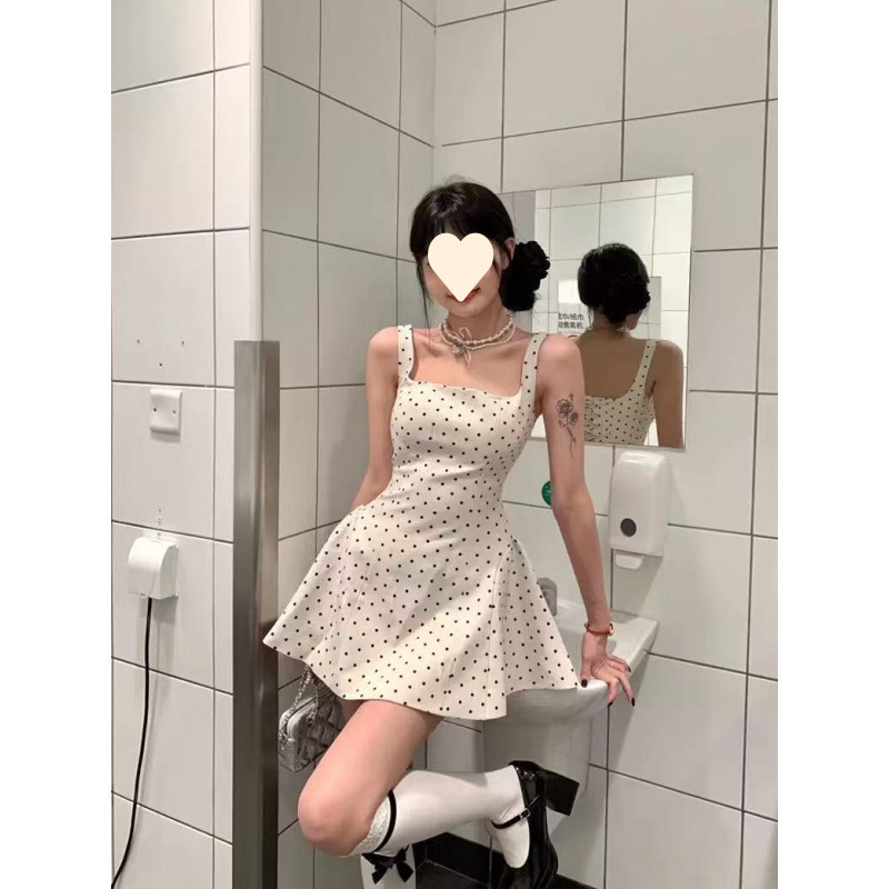 法式方领波点吊带连衣裙