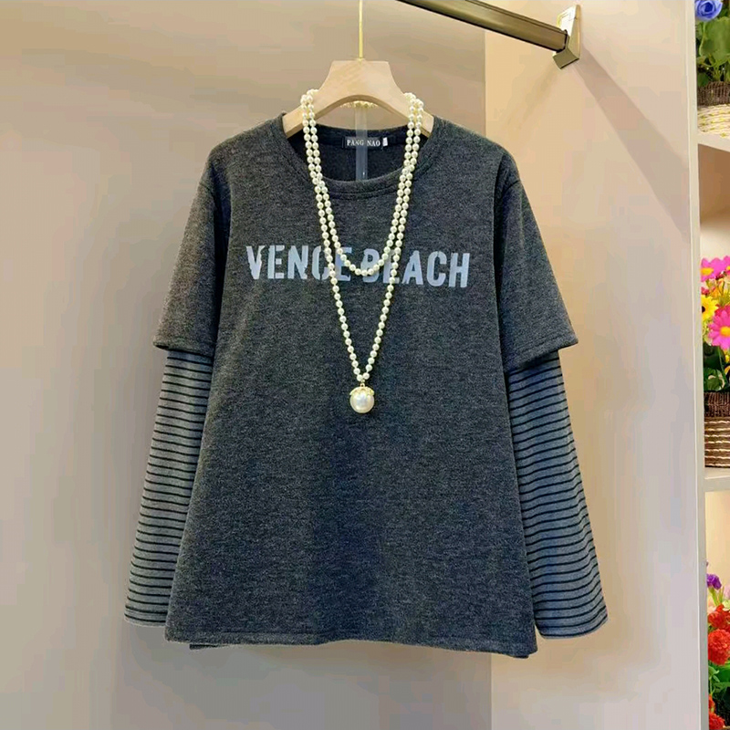 胖MM显瘦卡通印花小衫遮肉大码女装假两件上衣2025新款内搭字母衫