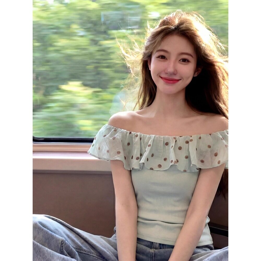 随心裁绿色波点一字肩短袖t恤女夏设计感别致绝美露肩清纯上衣