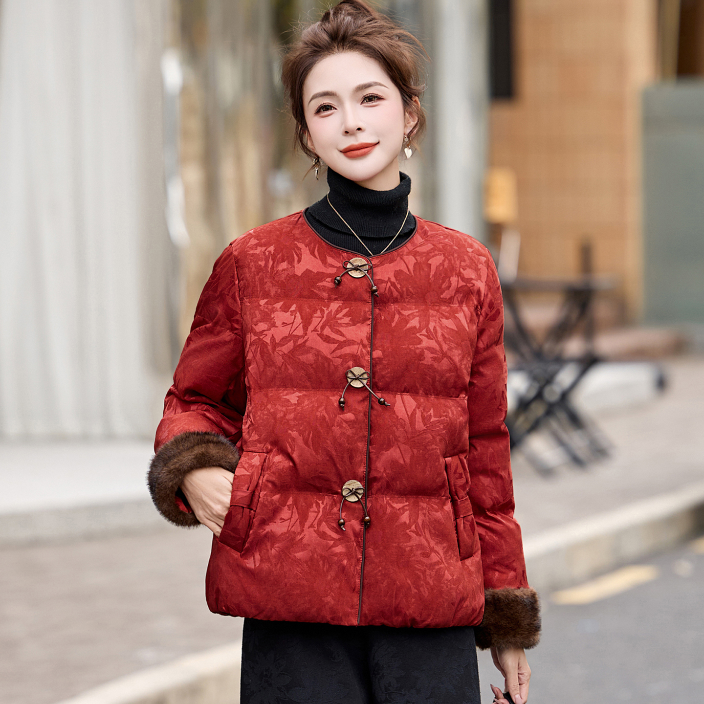 大码新中式红色羽绒服女冬季新款胖妈妈高端洋气白鸭绒保暖外套