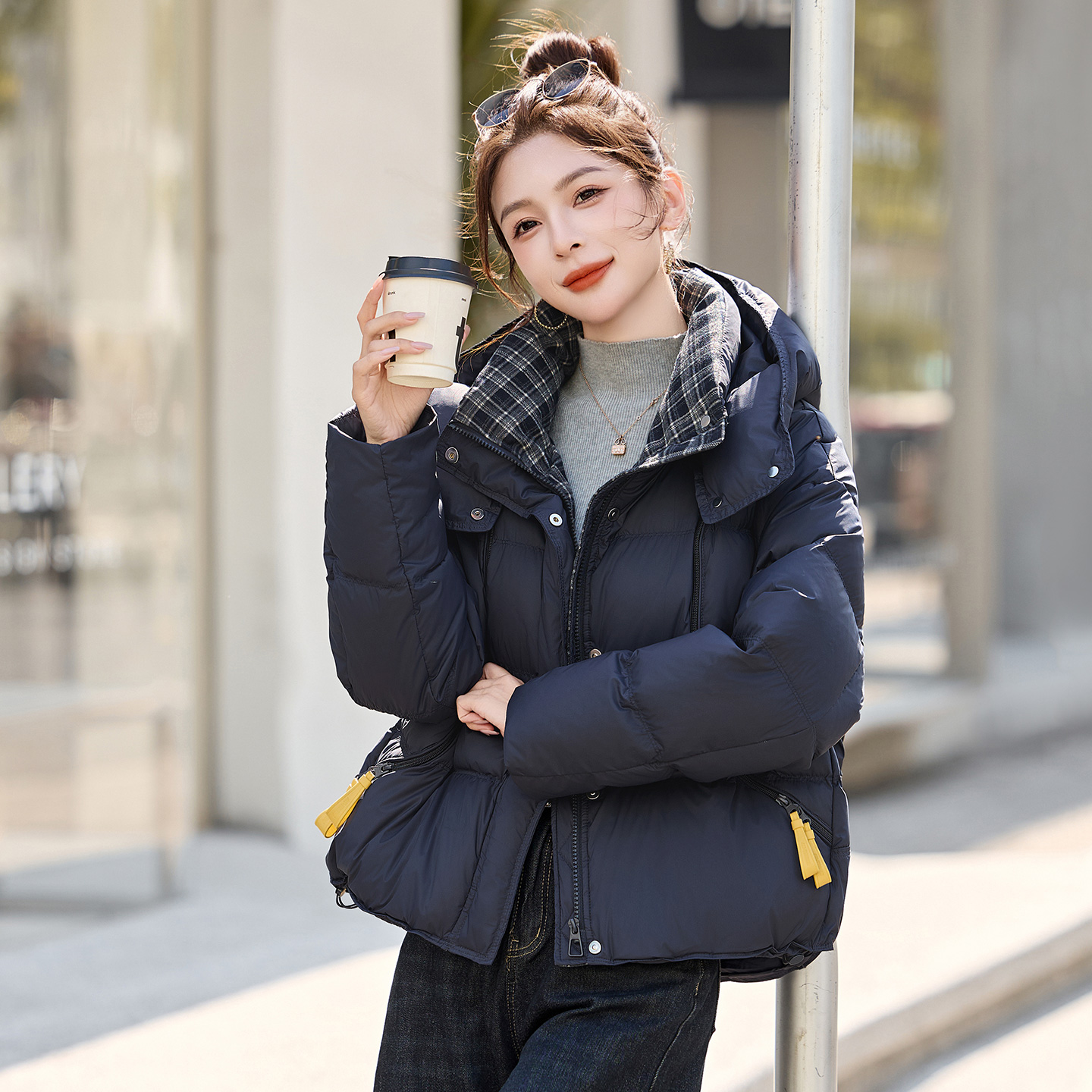 羽绒服女短款冬装新款小个子宽松洋气加厚保暖面包服白鸭绒外套