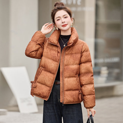 大码女装羽绒服女短款冬装新款胖MM宽松洋气高端保暖白鸭绒外套