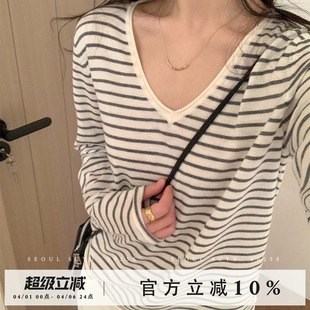 韩系休闲风v领条纹针织上衣女2026春季 设计感宽松显瘦上衣 新款